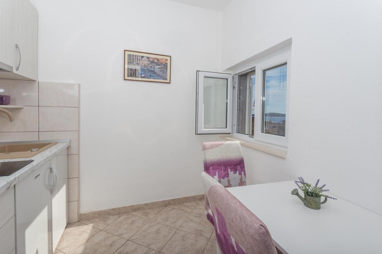 Apartments Nona 1 Хвар Екстериор снимка
