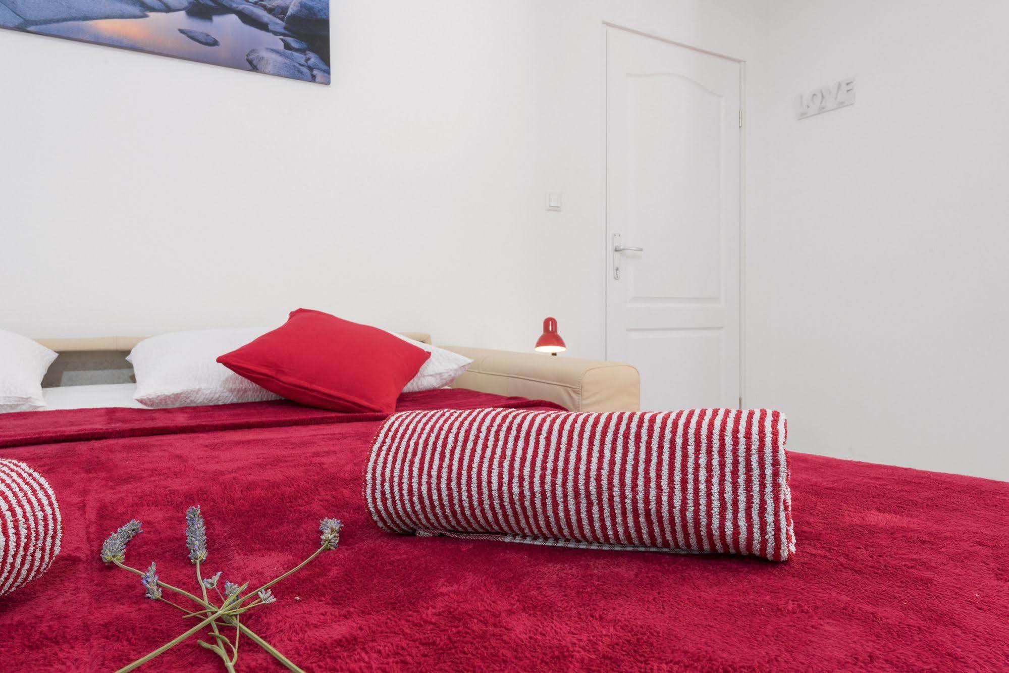 Apartments Nona 1 Хвар Екстериор снимка
