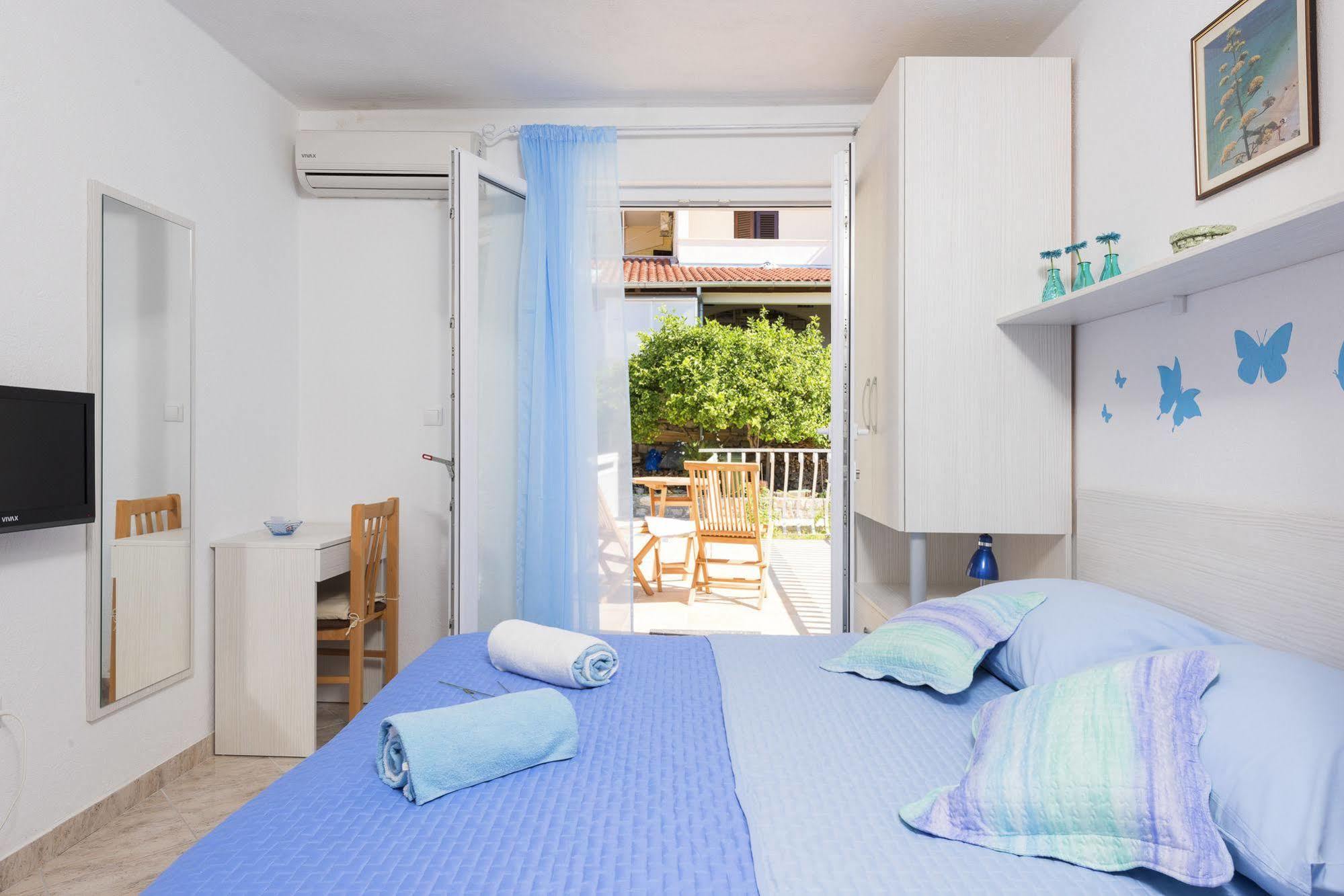Apartments Nona 1 Хвар Екстериор снимка