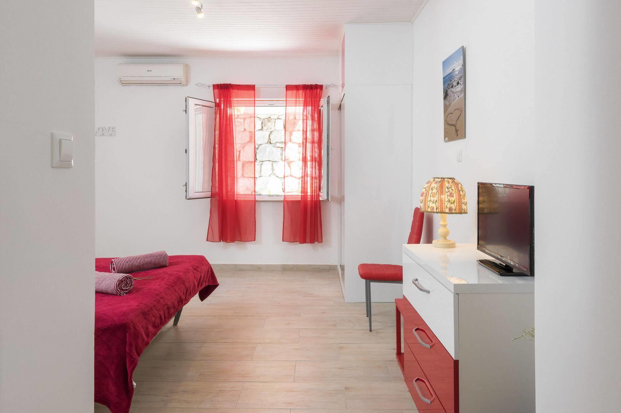 Apartments Nona 1 Хвар Екстериор снимка