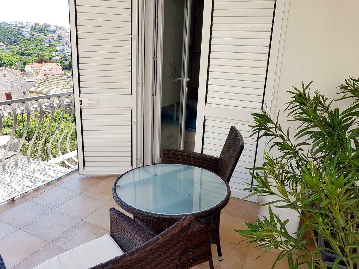 Apartments Nona 1 Хвар Екстериор снимка