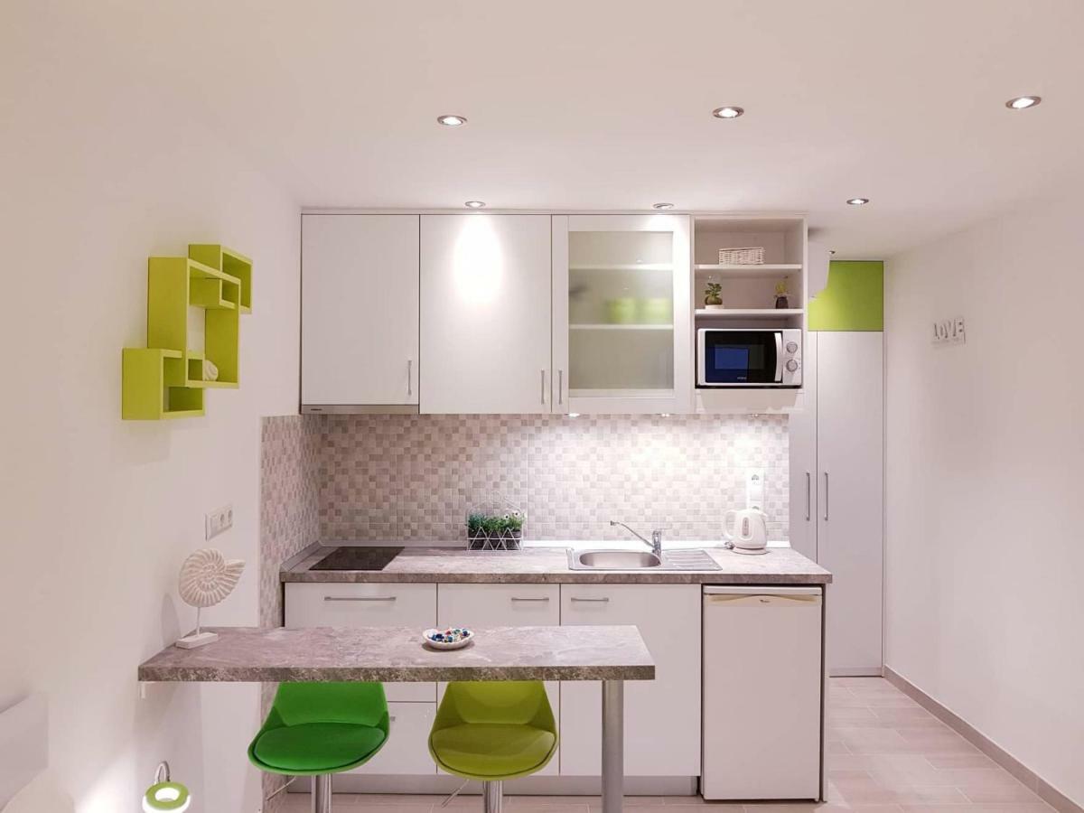 Apartments Nona 1 Хвар Екстериор снимка