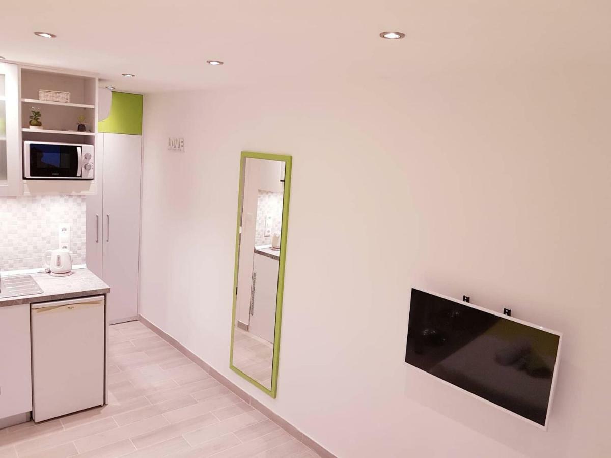 Apartments Nona 1 Хвар Екстериор снимка
